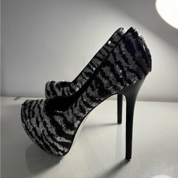 Steve Madden Shoes - Steve Madden - Bliss Zebra Sequin Heels size 7.5
